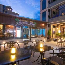 Garden Bar